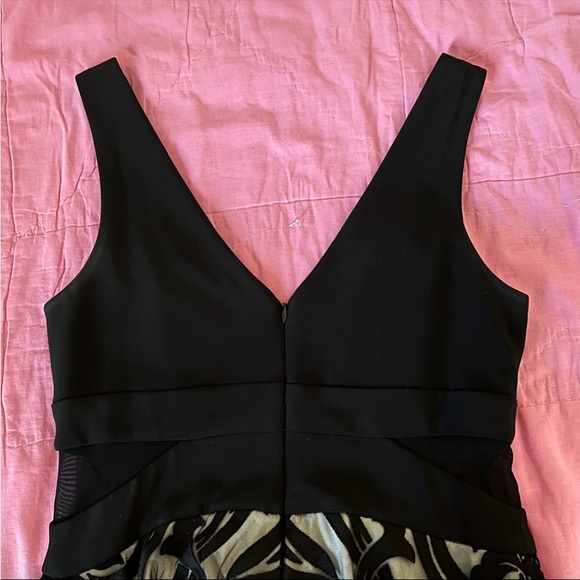 XSCAPE black and cream v-neck dress with mesh tulle skirt - Picture 3 of 5